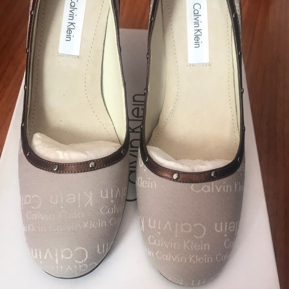 NIB Calvin Klein Round Toe - Picture 2 of 6